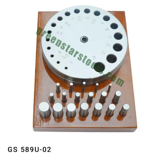 CIRCULAR DISC CUTTER SET OF 18 ON WOODEN STAND