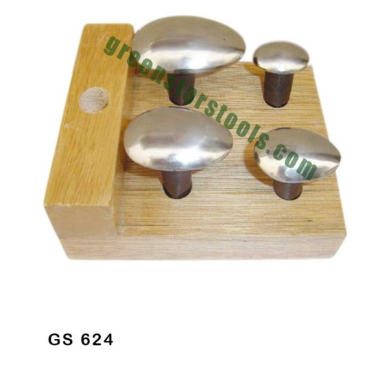 FORMING SPOON SET OF 4 ON WOODEN STAND
