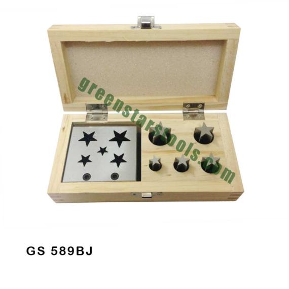 STAR SHAPE DISC CUTTER SET OF 7 WITH WOODEN BOX